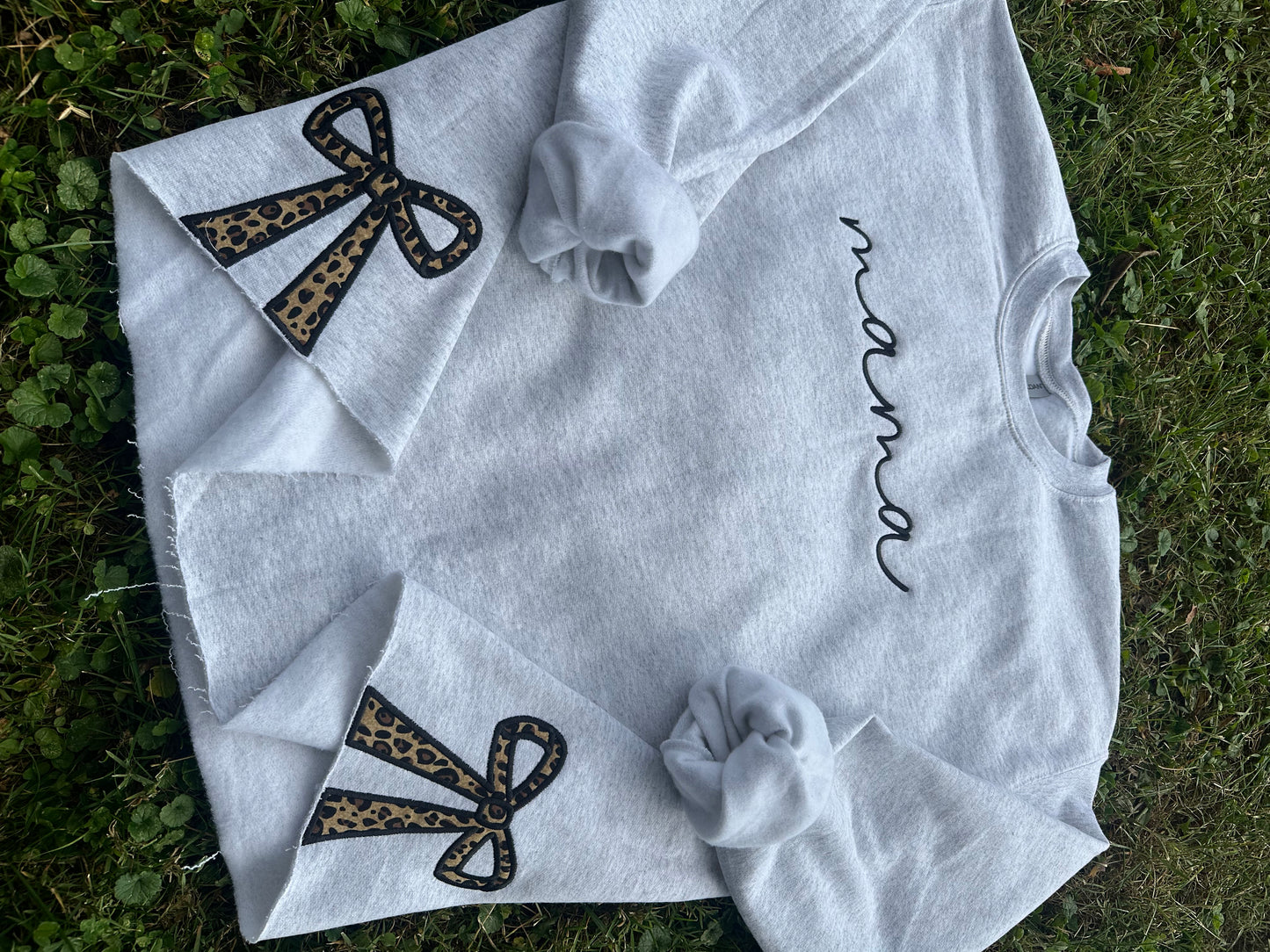 Mama Crewneck + Cheetah Side Bows